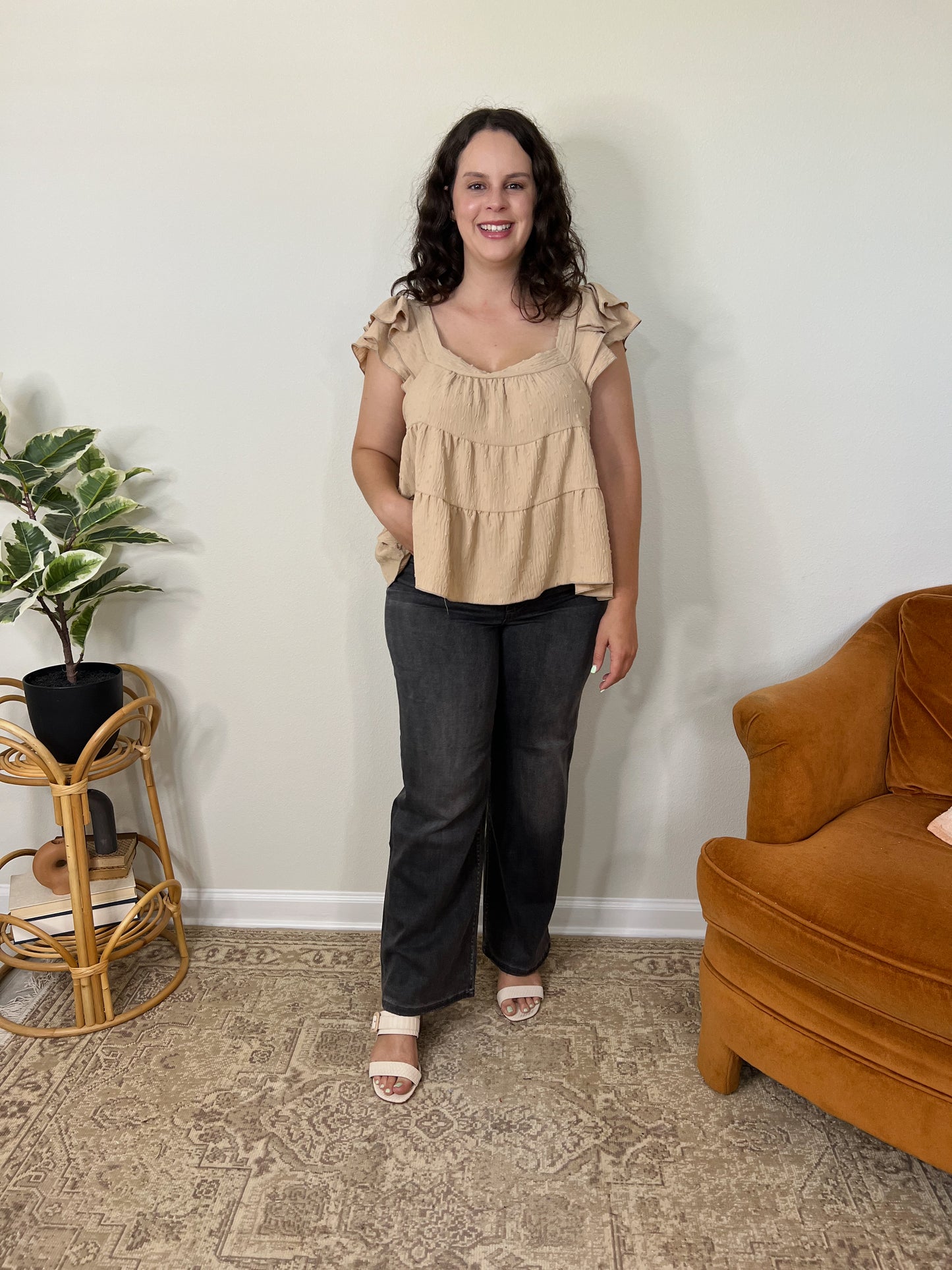 Nadia Camel top